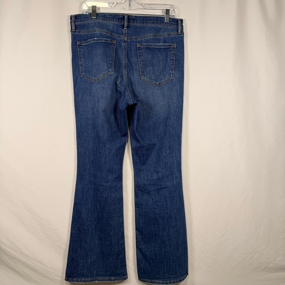 Jessica Simpson 5 Pocket Flare Blue Jean Size 12/31 - Picture 2 of 8